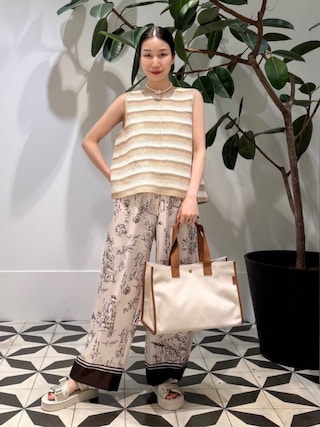 クロッシュボーダー フロンタブルトップスを使った人気ファッション