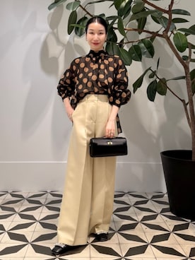 「アイテム（スラックス、イエロー系）」を使った、Nito_TOMORROWLANDさん（レディース・158cm）の夏コーディネート