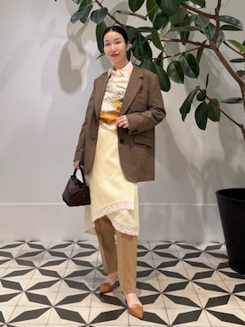 「アイテム（バンダナ/スカーフ）」を使った、Nito_TOMORROWLANDさん（レディース・158cm）の秋コーディネート