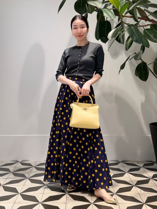 BALLSEY黒ニット×白シャツト BALLSEY黒ニット×白シャツト