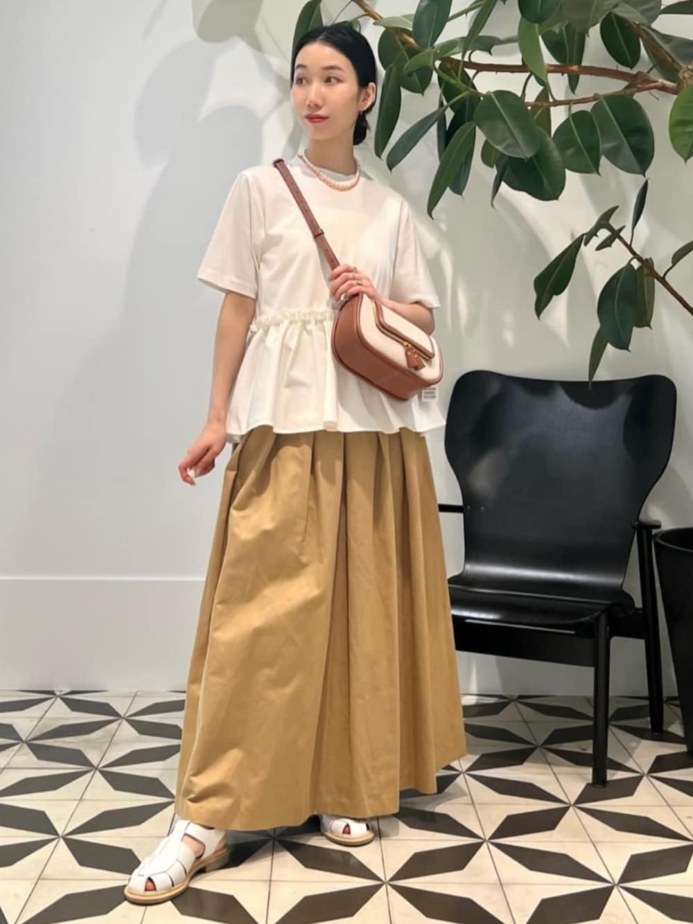ジャージコンビ ペプラムプルオーバーを使った人気ファッション