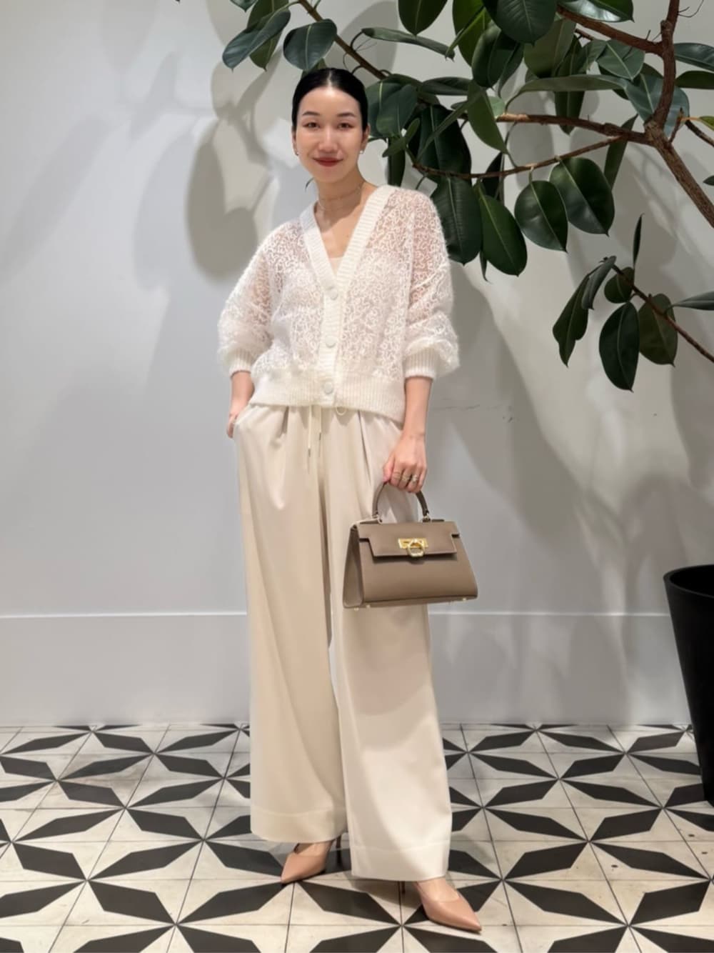 2-wayストレッチ イージーセミワイドパンツを使った人気ファッション