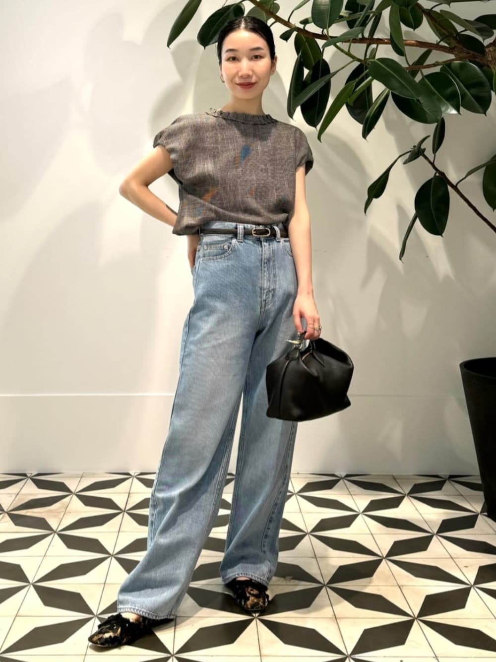 ポリエステルレーヨンカラミ フレンチスリーブブラウスを使った人気