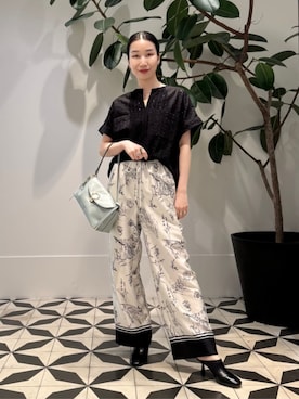 「TOMORROWLAND collection（トゥモローランドコレクション）のプロヴァンスプリント ストレートパンツ（その他パンツ）」を使った、Nito_TOMORROWLANDさん（レディース・158cm）の夏コーディネート