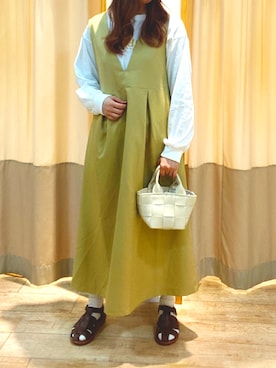 「アイテム（ジャンパースカート、イエロー系）」を使った、りさん（レディース・159cm）の春コーディネート