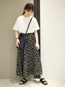 「URBAN RESEARCH DOORS（アーバンリサーチドアーズ）の小花柄ギャザーフレアスカート（スカート）」を使った、anzuさん（レディース・158cm）の秋コーディネート