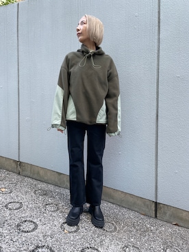 「アイテム（その他トップス、グリーン系）」を使った、BLACKBYMOUSSY_staffさん（レディース・160cm）の冬コーディネート