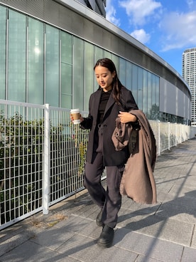 「アイテム（カーゴパンツ、グレー系）」を使った、BLACKBYMOUSSY_staffさん（レディース・160cm）の冬コーディネート