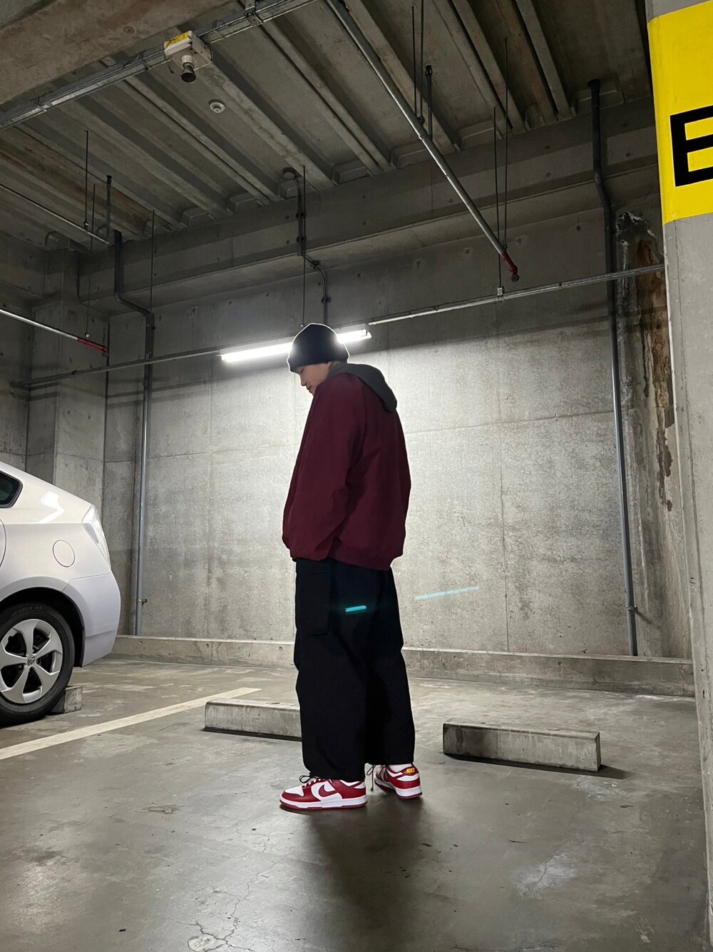 「メンズファッション、オーバーサイズ、低身長、ファッションの力を信じよう、冬のコーデ」｜「NIKEのアイテム（スニーカー、レッド系）」を使った、ミーーサさん（メンズ・167cm）の冬コーディネートの1枚目の写真