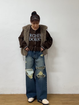 「CIAOPANIC（チャオパニック）のアイテム（デニムパンツ）」を使った、遠藤花彩さん（レディース・162cm）の秋コーディネート