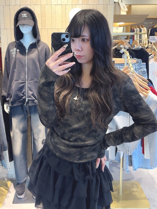 セール】ムラ染めヘンリーネックレイヤード胸クロス装飾トップス（T