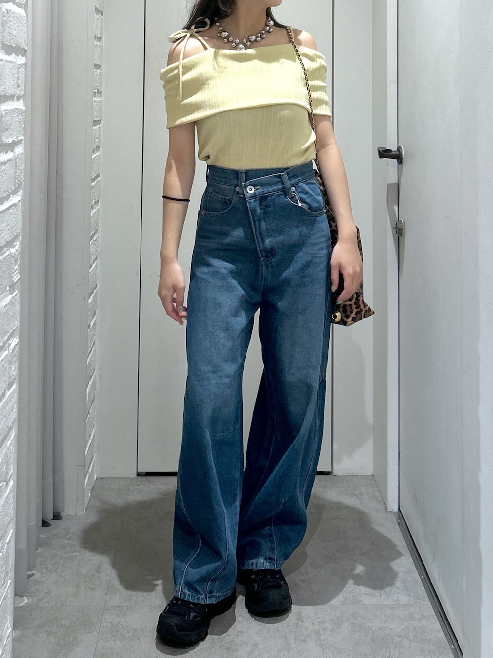 「FREE'S MARTの肩リボンオフショルカットソー（Tシャツ/カットソー、イエロー系）」を使った、yurm6さん（レディース・153cm）の夏コーディネートの1枚目の写真