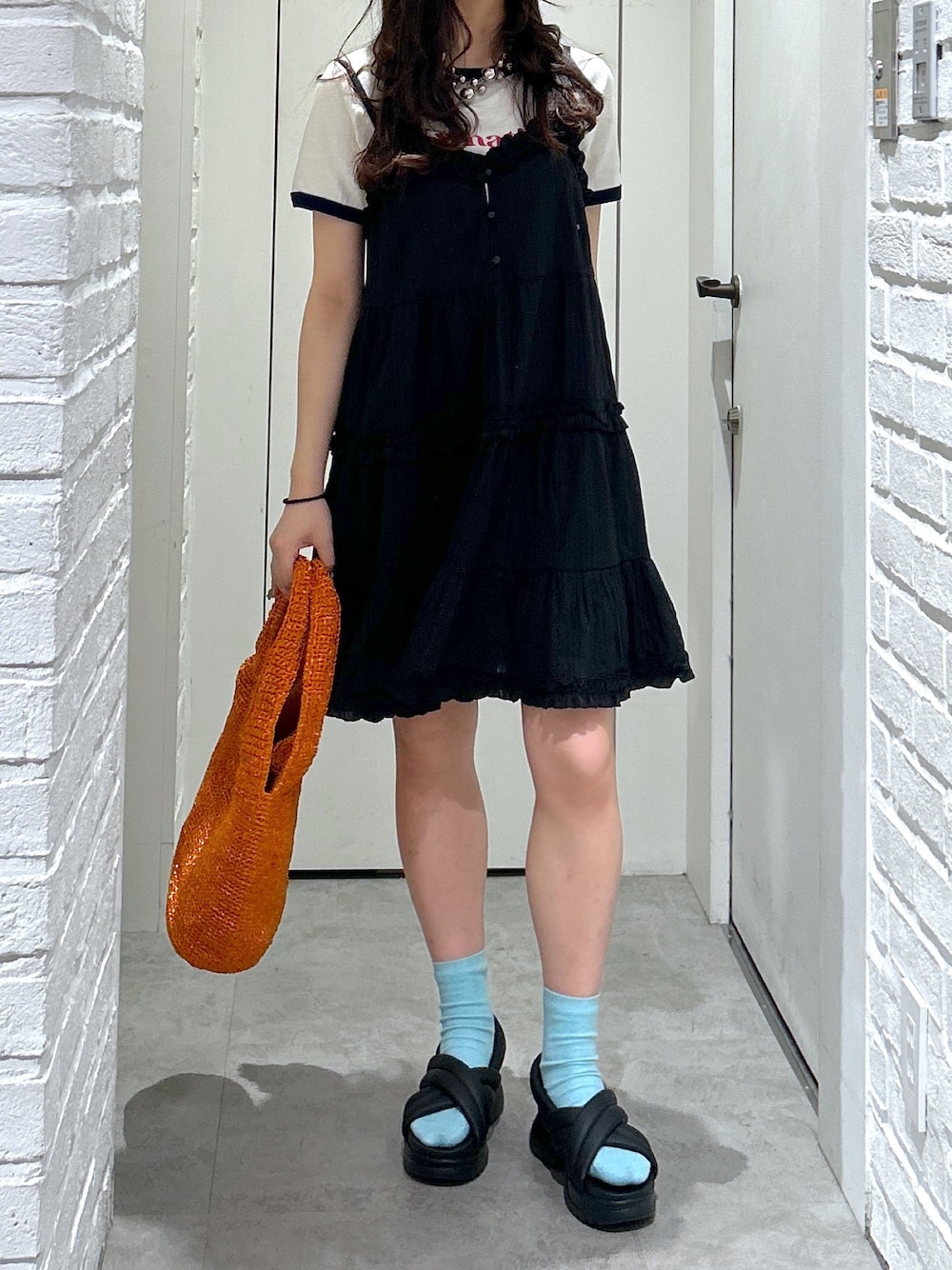 「FREE'S MARTの◆コットンティアードキャミミニワンピース（ワンピース、ブラック系）」を使った、yurm6さん（レディース・153cm）の夏コーディネートの1枚目の写真