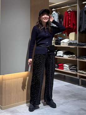 「GLOBAL WORK（グローバルワーク）のセルフカットベロアプリーツパンツ/1049228（その他パンツ、ブラック系）」を使った、aichangwさん（レディース）の秋コーディネート
