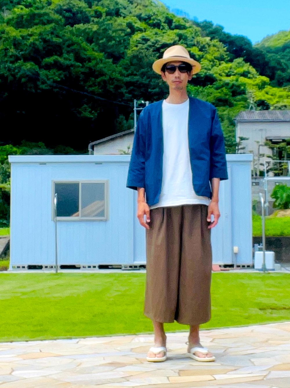 「さらっと晴れやかスナップ」｜「Panama Hatのアイテム（ハット、ベージュ系）」を使った、kakky0912さん（メンズ・180cm）の夏コーディネートの1枚目の写真