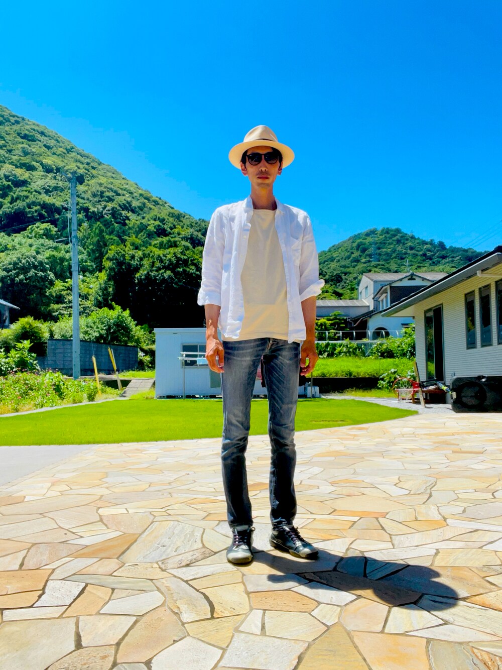「海コーデ」｜「FULLCOUNTのアイテム（Tシャツ/カットソー、ベージュ系）」を使った、kakky0912さん（メンズ・180cm）の夏コーディネートの1枚目の写真