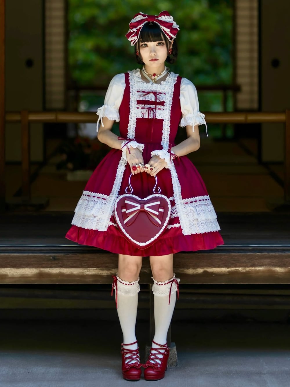「ロリータ、ロリィタ、ロリータファッション、ロリィタファッション、ベイビーザスターズシャインブライト、lolita、lolitafashion、BABYTHESTARSSHINEBRIGHT」｜「BABY,THE STARS SHINE BRIGHTのレースフリルジャンパースカート（ジャンパースカート、レッド系）」を使った、りんさん（レディース・165cm）の秋コーディネートの1枚目の写真
