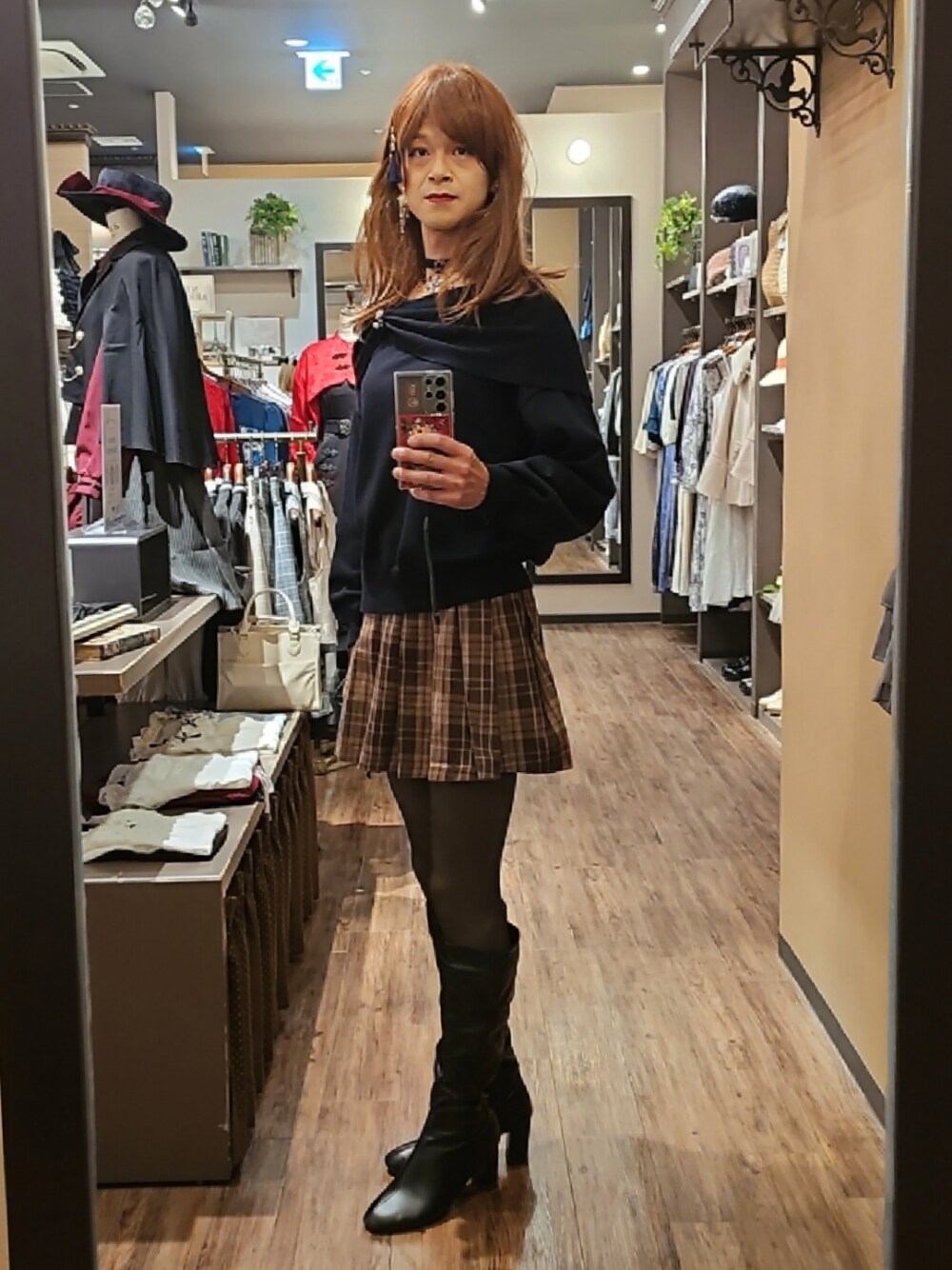 「秋っぽコーデ更新中、レザー、オトナ女子、お出かけコーデ、お洒落さんとつながりたい、高身長コーデ」｜「axes femmeのドレープリボンニット（ニット/セーター、ブラック系）」を使った、🩵怜奈🩷さん（骨格ストレート・レディース・179cm）の秋コーディネートの1枚目の写真