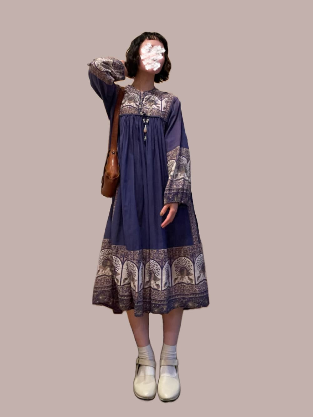 「春夏コーデ、ワンピーススタイル、青、ワンピース、インド綿、vintage、古着、古着コーデ、70'sコーデ、70's、古着ワンピース、エスニック、柄ワンピース、古着MIX、休日スタイル」｜「VINTAGEのcrunch（ワンピース、ブルー系）」を使った、ゆずさん（骨格ウェーブ・レディース・157cm）の春コーディネートの1枚目の写真