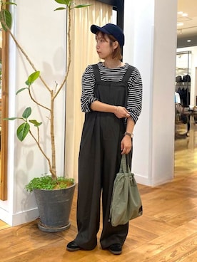 「アイテム（サロペット/オーバーオール、グレー系）」を使った、おゆさん（レディース・158cm）の夏コーディネート