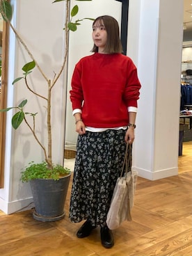 「RODE SKO（ロデスコ）のタッセル付フラッフィトートバッグ（トートバッグ）」を使った、yukoさん（レディース・158cm）の秋コーディネート