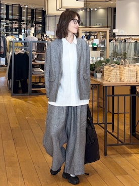 「かぐれ（カグレ）のリネンレギュラーボックスシャツ（シャツ/ブラウス、ホワイト系）」を使った、yamaさん（レディース・162cm）の春コーディネート