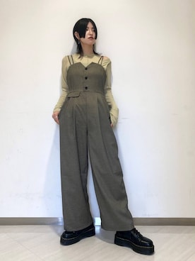 「アイテム（サロペット/オーバーオール、ブラウン系）」を使った、のぐさん（レディース・165cm）の夏コーディネート