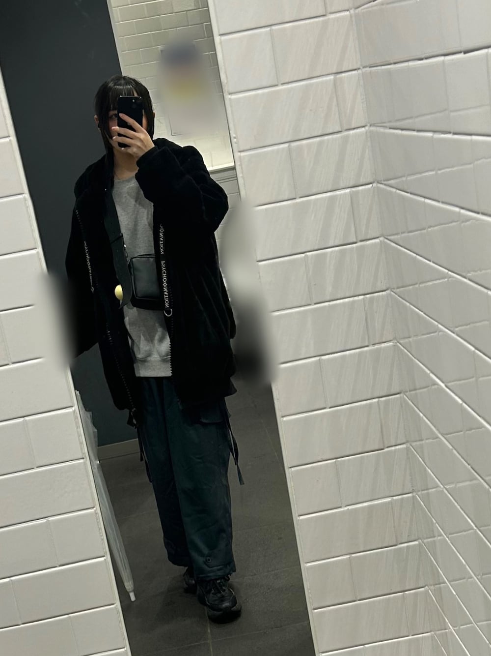 adree（アドリー）の「ring zip original logo wide belt