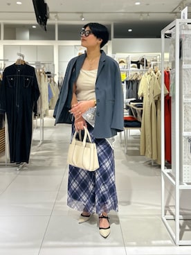 「アイテム（テーラードジャケット）」を使った、モエカさん（レディース・165cm）の夏コーディネート
