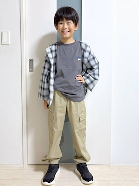 「アイテム（カーゴパンツ、ベージュ系）」を使った、mahimahi0220さん（キッズ・136cm）の秋コーディネート