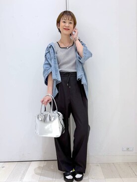 「アイテム（ボストンバッグ、グレー系）」を使った、mahimahi0220さん（レディース・159cm）の春コーディネート