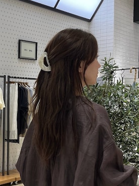 「A part by（アパートバイ）のApb_バンスクリップ（バレッタ/ヘアクリップ、ホワイト系）」を使った、apartby15さん（レディース）の夏コーディネート