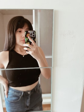 「通勤穿搭」｜「アイテム（タンクトップ）」を使った、Stephanie K🫧さん（レディース・168cm）の春コーディネート