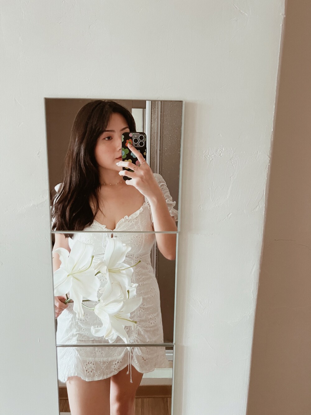 「ootd、夏、復古、洋裝、女人味」｜「sheinのアイテム（ワンピース、ホワイト系）」を使った、Stephanie K🫧さん（レディース・168cm）の春コーディネートの1枚目の写真