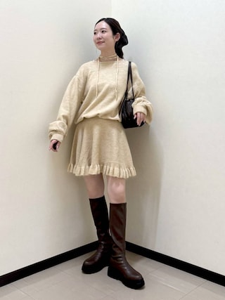 「LOWRYS FARM(ローリーズファーム)の【500mlペットボトル収納可】タックボストンBAG 1049023(ボストンバッグ)」を使った、なあせさん(レディース)の秋コーディネート