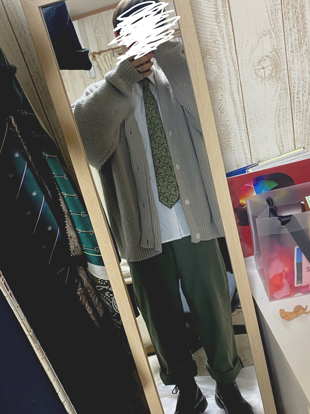 「春コーデ」｜「Dr. Martensのアイテム（ブーツ、ブラック系）」を使った、ごりごり  さん（メンズ・173cm）の春コーディネートの1枚目の写真