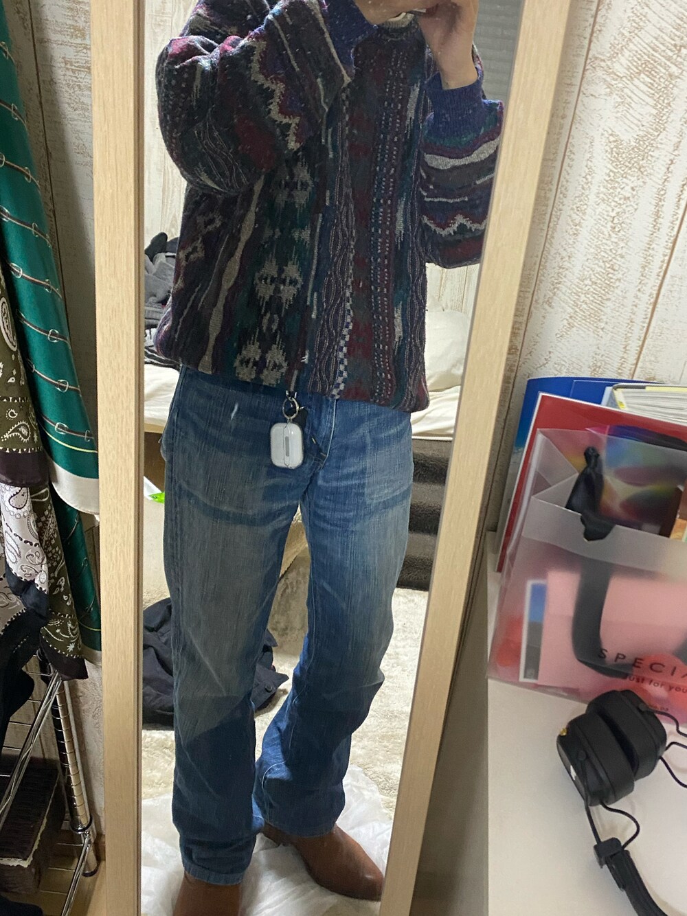 「春コーデ、シンプルコーデ、おしゃれさんと繋がりたい、カジュアル、休日スタイル、ゆるコーデ、デニム」｜「古着のアイテム（ブーツ、オレンジ系）」を使った、ごりごり  さん（メンズ・173cm）の春コーディネートの1枚目の写真