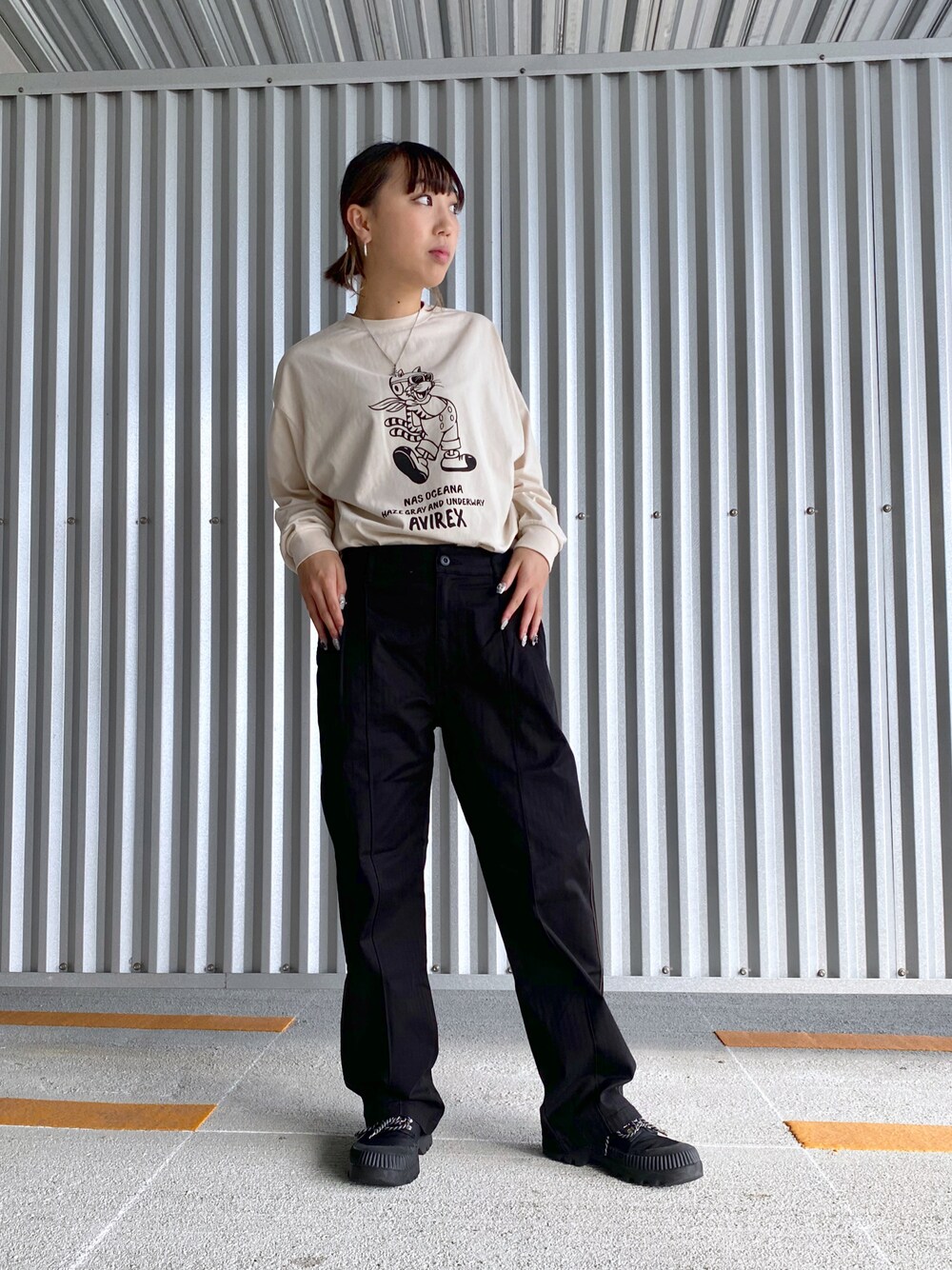 「秋のコーデ、AVIREX、ロンT、パンツスタイル、ootd、黒パンツ、カジュアルコーデ、AVIREXBelle、トムキャット、ららぽーと愛知東郷」｜「AVIREXの《直営店限定》TOMCAT CREWNECK L/S T-SHIRT/ トムキャットロングスリーブティーシャツ（Tシャツ/カットソー、ホワイト系）」を使った、MIYUUさん（レディース・160cm）の秋コーディネートの1枚目の写真