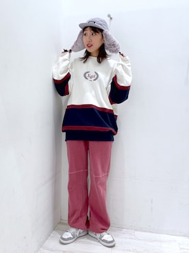 「アイテム（スウェットパンツ、レッド系）」を使った、イ　ヒョンジンさん（レディース・158cm）の秋コーディネート