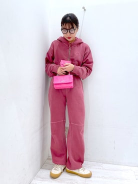 「アイテム（スウェットパンツ、レッド系）」を使った、イ　ヒョンジンさん（レディース・158cm）の秋コーディネート