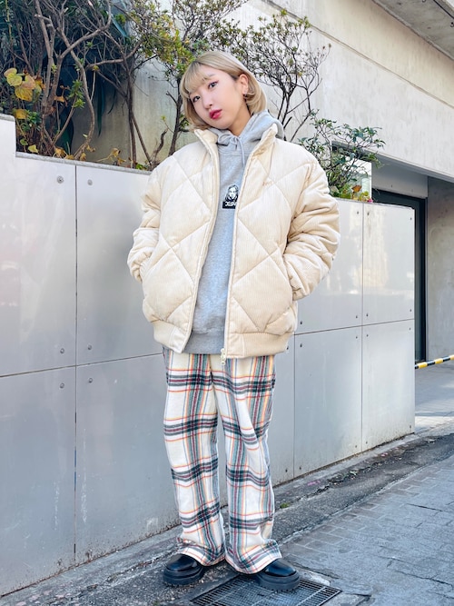 イ　ヒョンジンさんのコーディネート