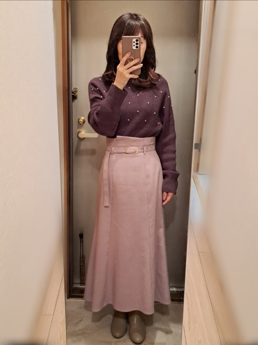 ニット/セーターを使った「パール付きニット」の人気ファッション