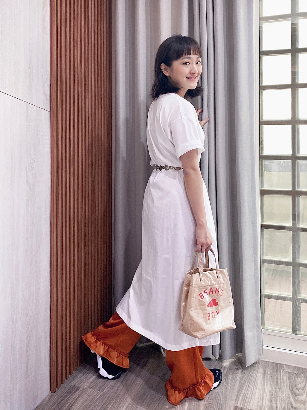 「BEAMS BOY、BEAMS、NIKE、nikeairrift、UNIQLO」｜「UNIQLOのクルーネックTワンピース（半袖）（ワンピース、ホワイト系）」を使った、Chaö Yi（あき)さん（レディース・155cm）の夏コーディネートの1枚目の写真