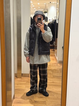 「URBAN RESEARCH DOORS（アーバンリサーチドアーズ）の『別注』Marmot×DOORS　DOWN VEST（その他アウター、ブラック系）」を使った、KAKEKOさん（メンズ・168cm）の秋コーディネート