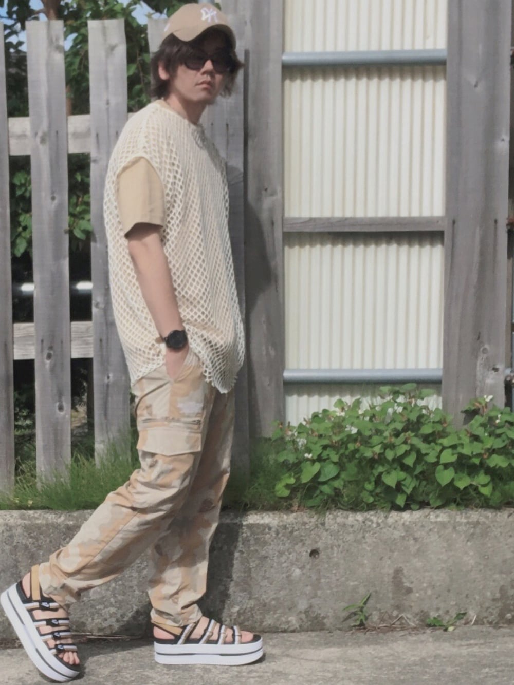 GU（ジーユー）の「ワイドテーパードカーゴパンツ(カモフラージュ