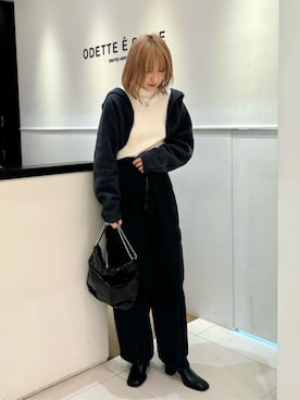 清水　オデット エ オディール スタッフさんのコーディネート