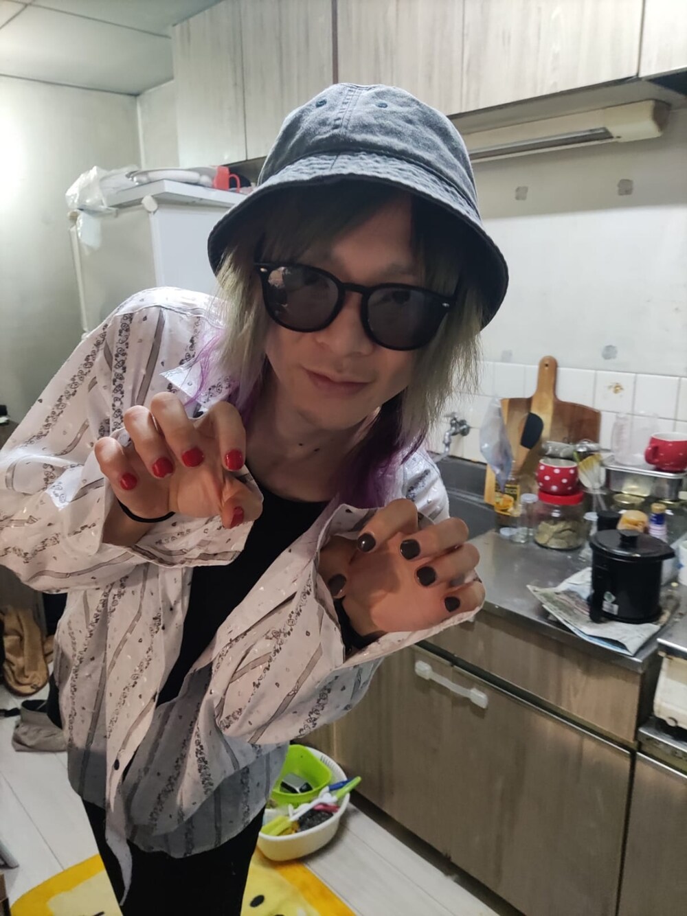 「シルク、バケットハット、プチプラ、Ray-Ban、IKEA、しゃけ」｜「タイ シルク シャツのアイテム（シャツ/ブラウス、ホワイト系）」を使った、Tuna Shakeさん（キッズ・172cm）の冬コーディネートの1枚目の写真