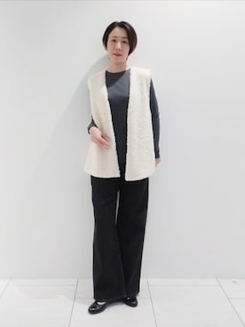 「インディヴィ」｜「アイテム（ベスト）」を使った、ささきんさん（レディース・164cm）の秋コーディネート