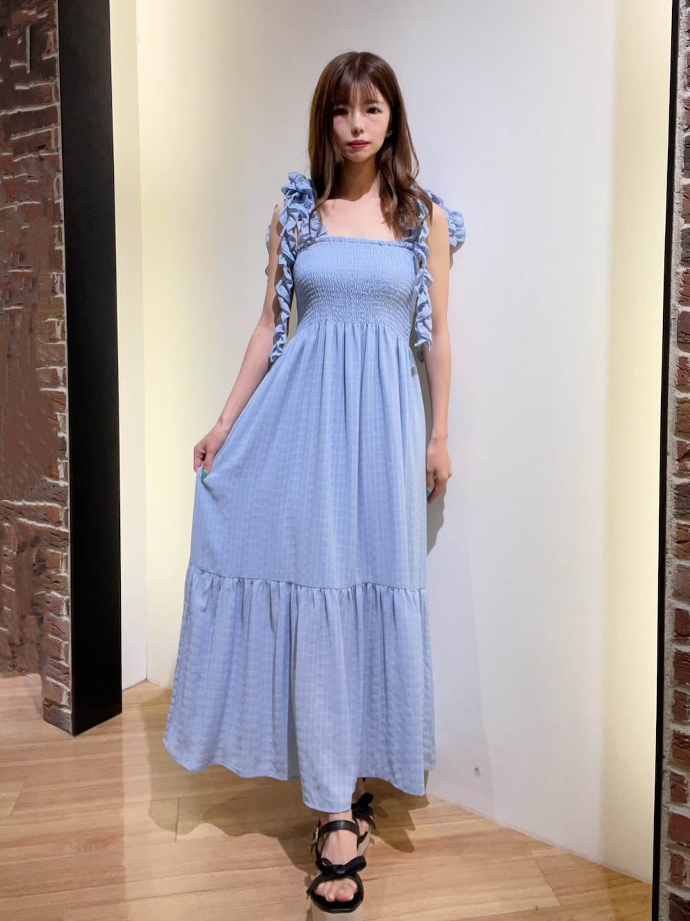 「ワンピース、夏ファッション、低身長、INGNI、INGNIコーデ、アパレル」｜「INGNIのポコポコシャーリングワンピース（ワンピース、ブルー系）」を使った、ゆいさん（骨格ウェーブ・レディース・155cm）の夏コーディネートの1枚目の写真