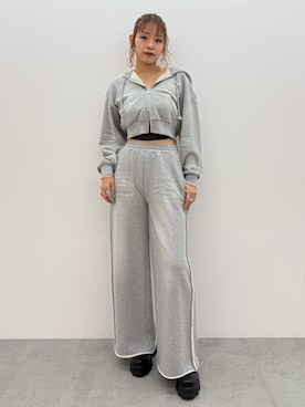 「アイテム（パーカー）」を使った、菅谷レイナさん（レディース・168cm）の夏コーディネート